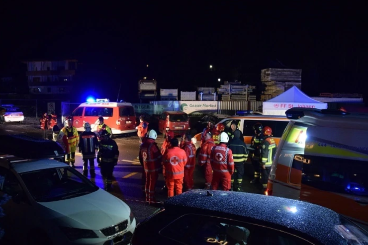 Avtobus estakadadan aşdı – 21 ÖLÜ 