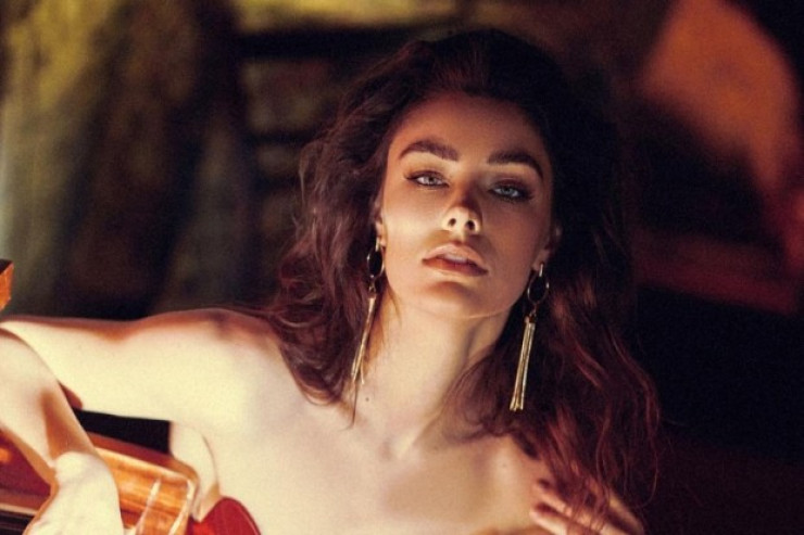 Ukrayna gözəli niyə  intihar etmək   istədi?