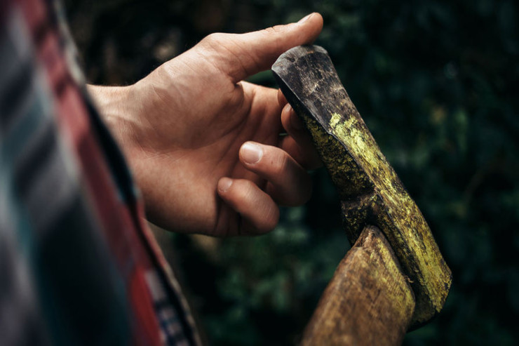 9 yaşlı uşaq atasına görə polisi baltaladı 