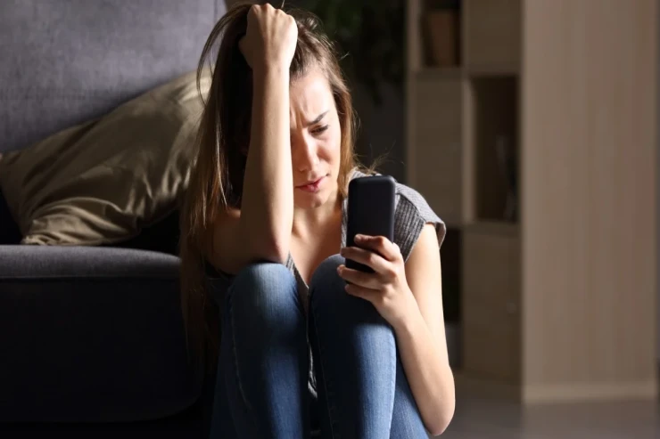 Qadın “iPhone”a görə adını dəyişdi 