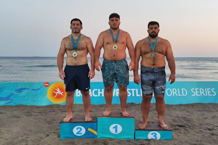 Azərbaycan güləşçisi ardıcıl ikinci dəfə dünya çempionu oldu