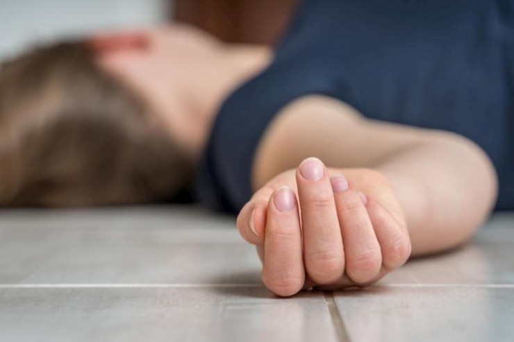 Ata qızını öldürdü,  oğlunu yaraladı