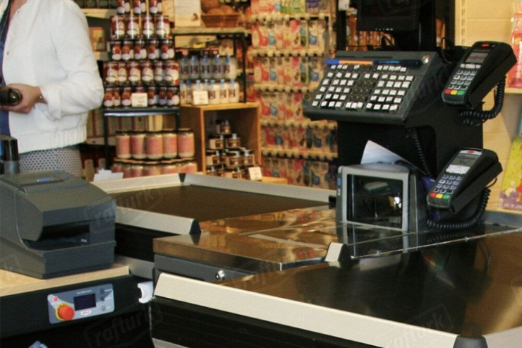 Bakıda kişi mağazaya girib satıcını qarət etdi 