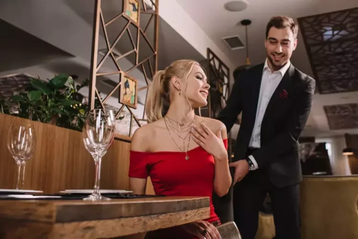 Kişilərin sevirmiş kimi  davrandığını göstərən əlamətlər