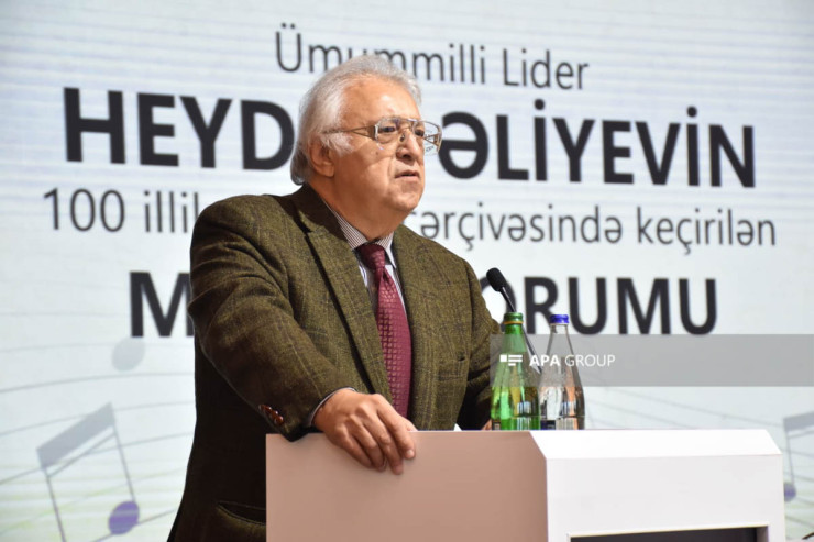 "Adam utanır..." - FƏRHAD BƏDƏLBƏYLİ 