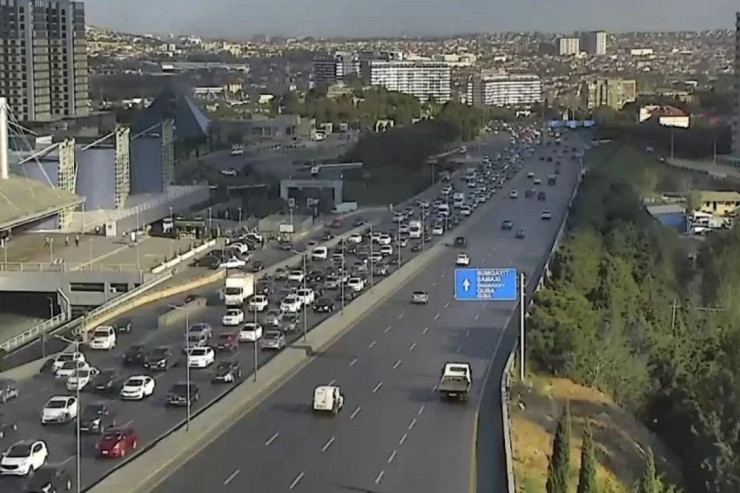Bakıda sıxlıq olan yollar - SİYAHI 