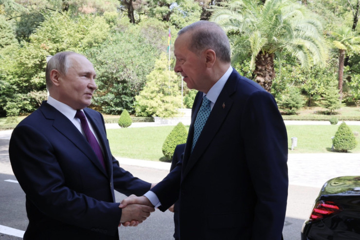 Putin  Ərdoğanı belə qarşıladı -VİDEO 