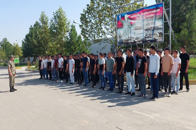 Ehtiyatda olanlar hərbi təlimə çağırıldı 