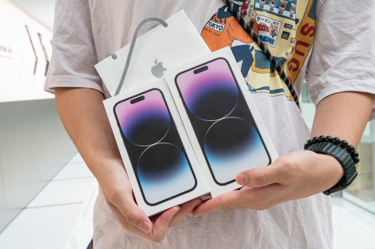 Çində iş yerinə "iPhone" gətirmək qadağan EDİLDİ 