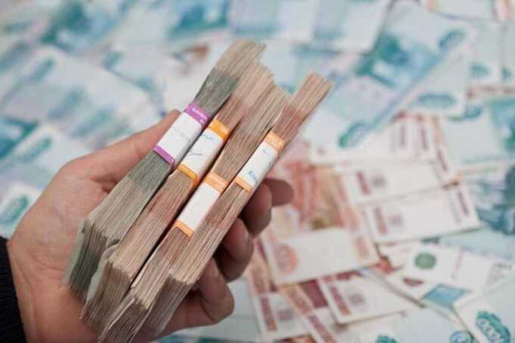 Türkiyə vətəndaşına  40 min manatlıq   dələduzluq edənə HÖKM OXUNDU