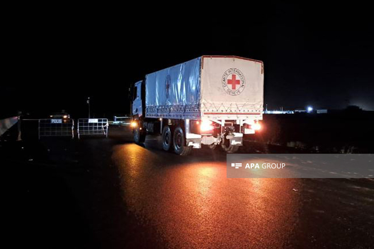 Humanitar yardım daşıyan avtomobillər Rusiya sülhməramlı kontingentinin postunu keçdi-FOTO -VİDEO -YENİLƏNİB 
