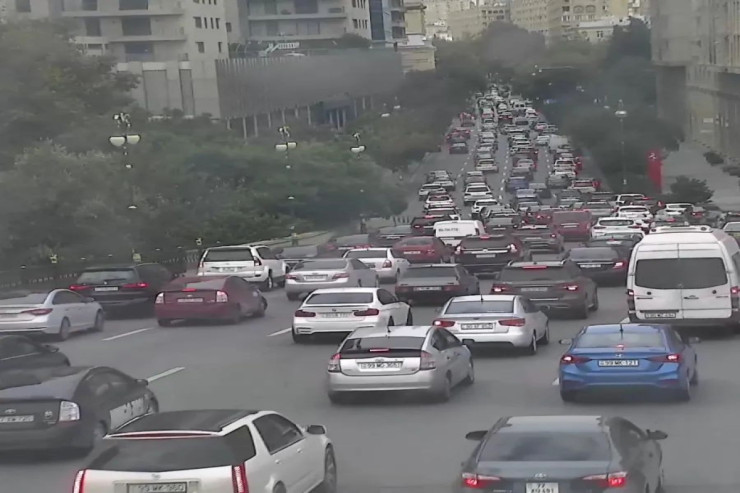 Bakıda sıxlıq olan yollar - SİYAHI 