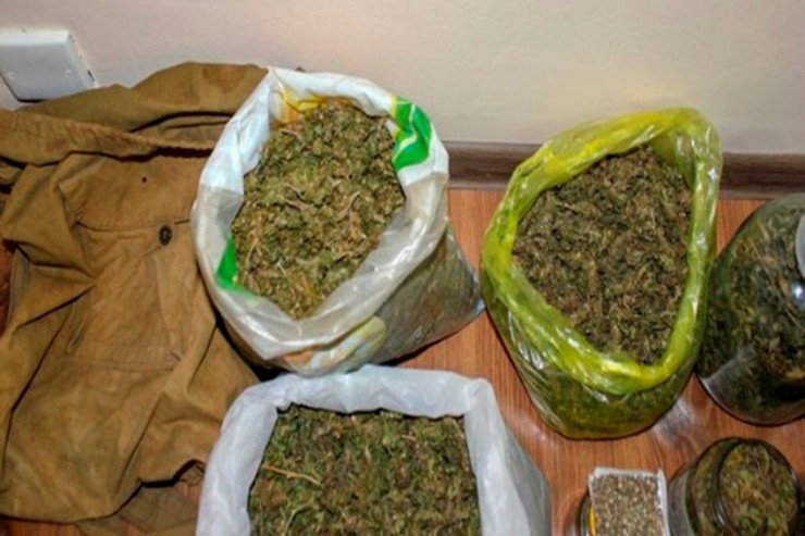 Yevlax sakinində 2 kilo narkotik aşkar edildi