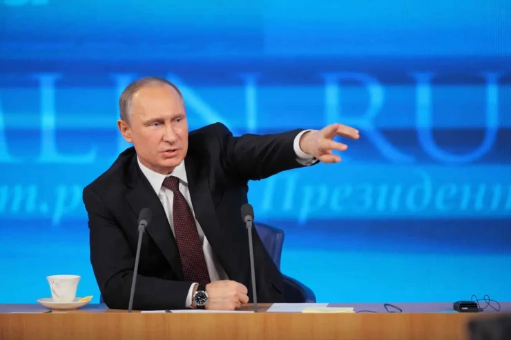 Putin maaşını qaldırdı