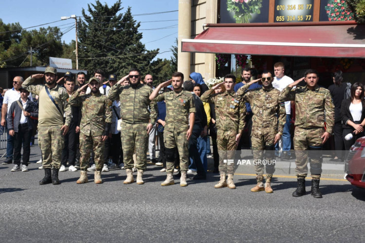 Şəhidlərin xatirəsi bir dəqiqəlik sükutla yad edilib -FOTO  -VİDEO 