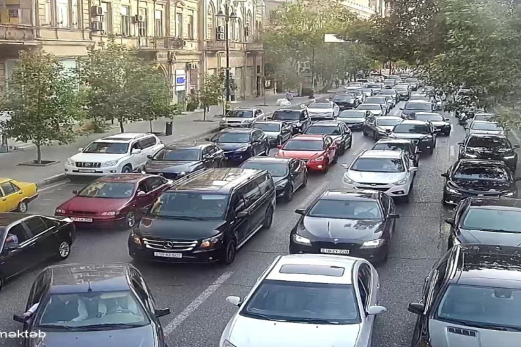 Bakıda sıxlıq olan yollar - SİYAHI 