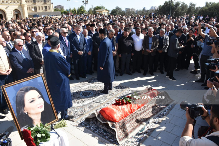 Qənirə Paşayeva dəfn edildi - VİDEO  + FOTO 