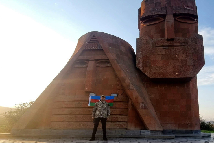 Azərbaycan rəsmisi Xankəndidən FOTOSUNU  paylaşdı