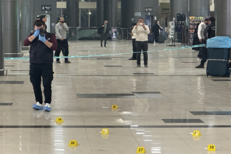 Vağzalda atışma: Ölən və yaralılar var 