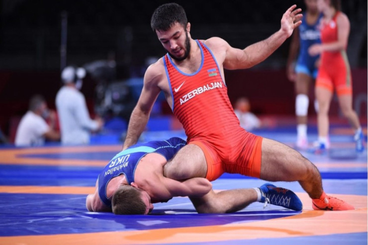 Daha bir güləşçimiz olimpiadaya lisenziya qazanıb 