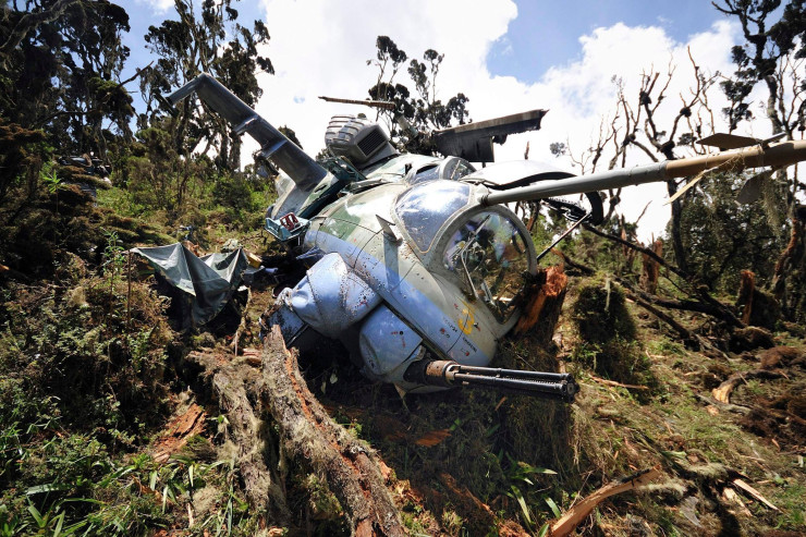 Hərbi helikopter qəzasında ölkənin baş komandanı  öldü