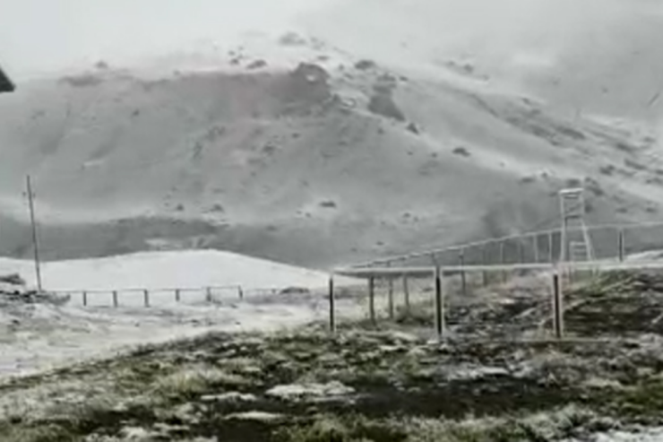 Şahdağa  qar yağıb   - FAKTİKİ HAVA -  VİDEO 