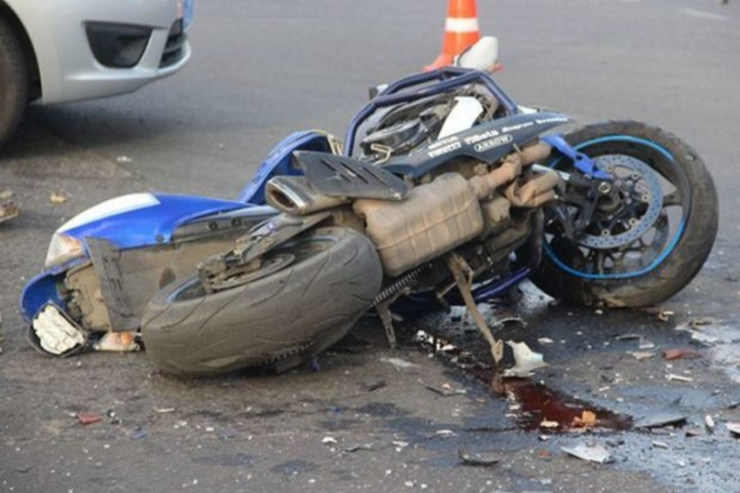 Bakıda traktorla toqquşan  motosiklet sürücüsü öldü