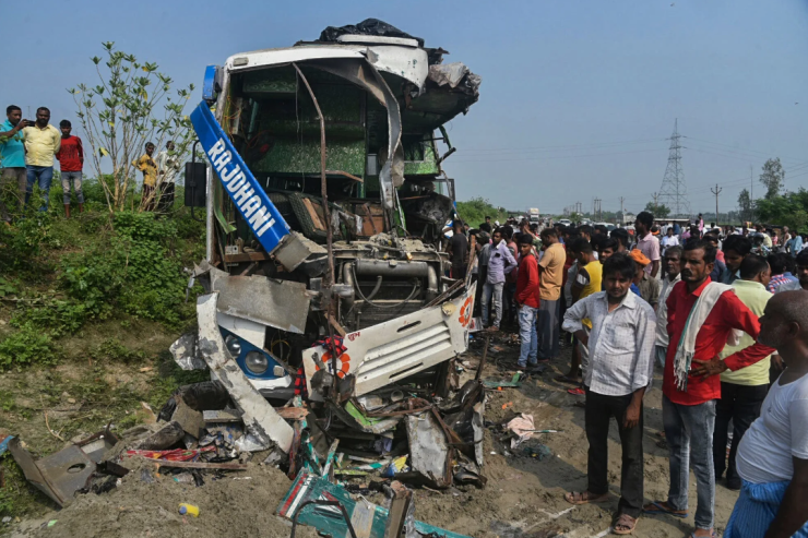 Avtobusla yük maşını TOQQUŞDU , 7 nəfər öldü