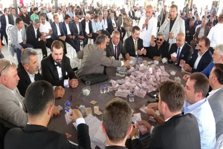 Tayfa toyunda qızıl yağışı:  100 heyvan kəsildi, 17 nəfər pul saydı  - VİDEO 