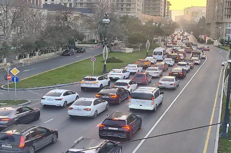 Bakıda hazırda tıxac olan  yollar - SİYAHI 