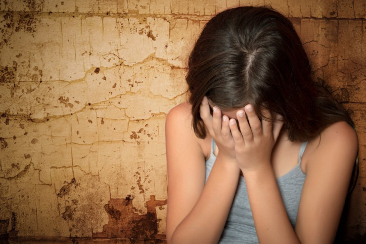 Ailəsi 13 yaşlı qızı namus üstündə öldürdü - ölkəni sarsıdan FACİƏ 