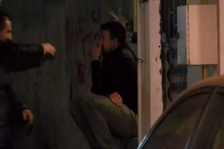 Ailə  QƏTLİAMI:   Anasını və atasını  güllələdi,    qardaşının  boğazını kəsdi    -  VİDEO 