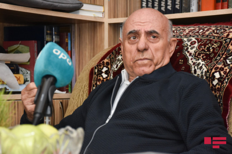 Xalq yazıçısı Mövlud Süleymanlı komaya düşdü