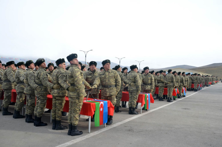Gənc əsgərlərin andiçməsinə valideynlər buraxılmayacaq - SƏBƏB 