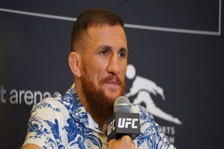 Taksi sürücüsü məni soydu - UFC döyüşçüsü 