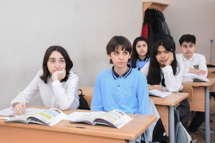 Şagirdlərin elektron yerdəyişməsi başladı