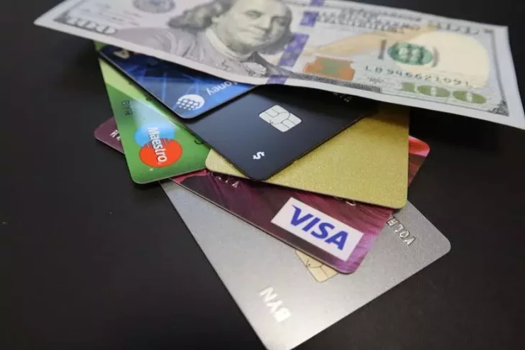 Bank kartlarını  telefon qabına   qoymayın – SƏBƏB  