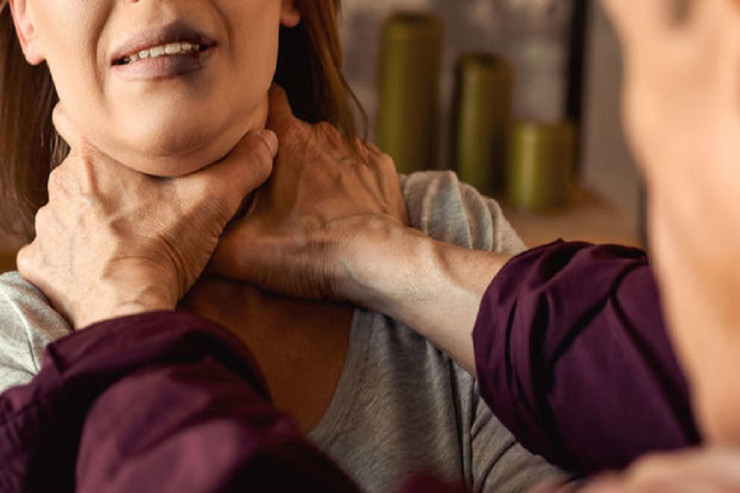 Ağdamda DƏHŞƏT:  arvadı ilə birləşib qızını öldürdü