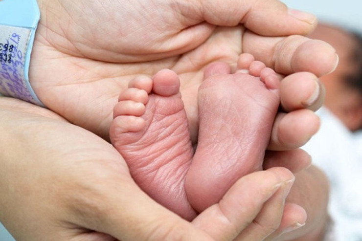 17 yaşlı ana 1 yaşlı qızını amansızlıqla öldürdü 