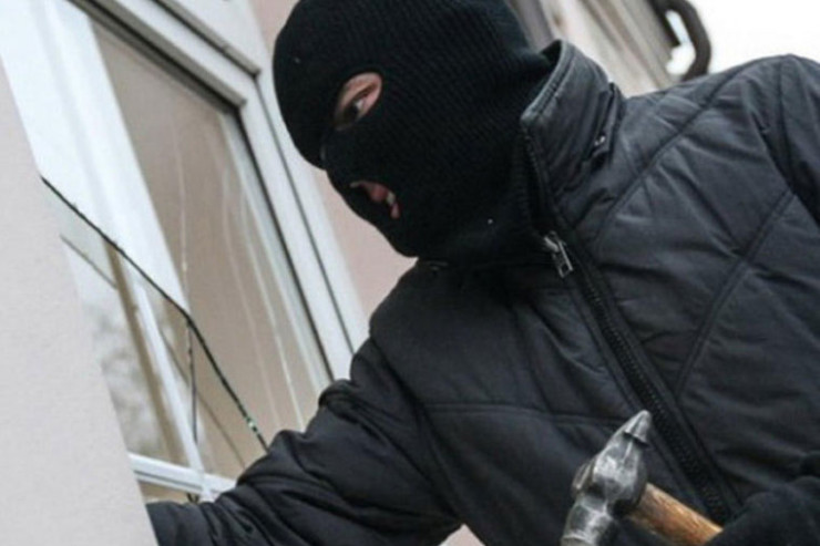 Goranboyda maskalı şəxslər mağazaya BASQIN ETDİ 