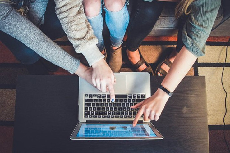 Kişi bir səhvə görə  işini, ailəsini və evini   itirdi