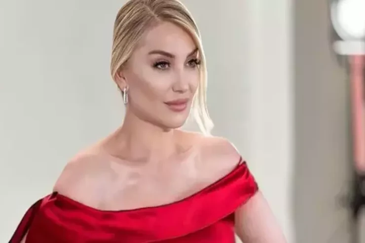 Songül Karlının oğlu anasının açıq-saçıq şəkillərinə üsyan etdi