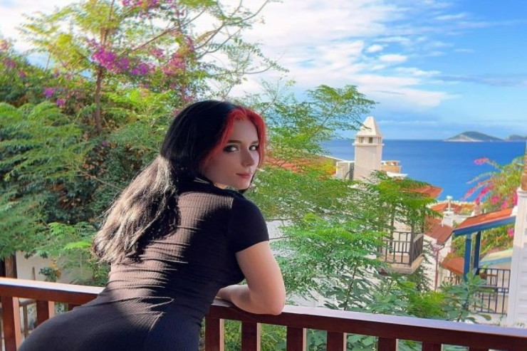 Rus porno aktrisası "Pornhub"da birinci oldu