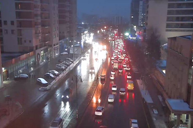 Bakıda sıxlıq olan yollar - SİYAHI 