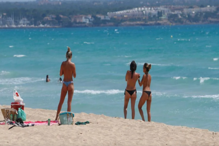 Qışda  YAY HAVASI:   bu ölkənin bəzi yerlərində istilik  30 dərəcəyə   çatdı