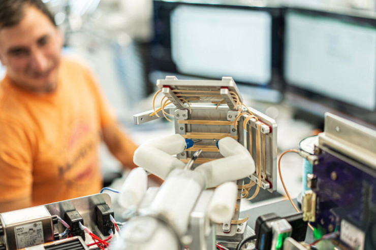 Kosmonavtları ROBOT   əməliyyat edəcək