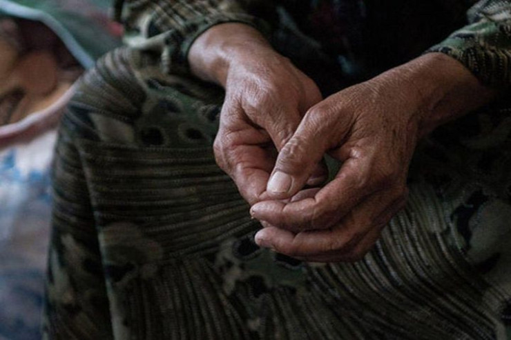 Xəstə anasını ağrılardan qurtarmaq üçün  öldürdü