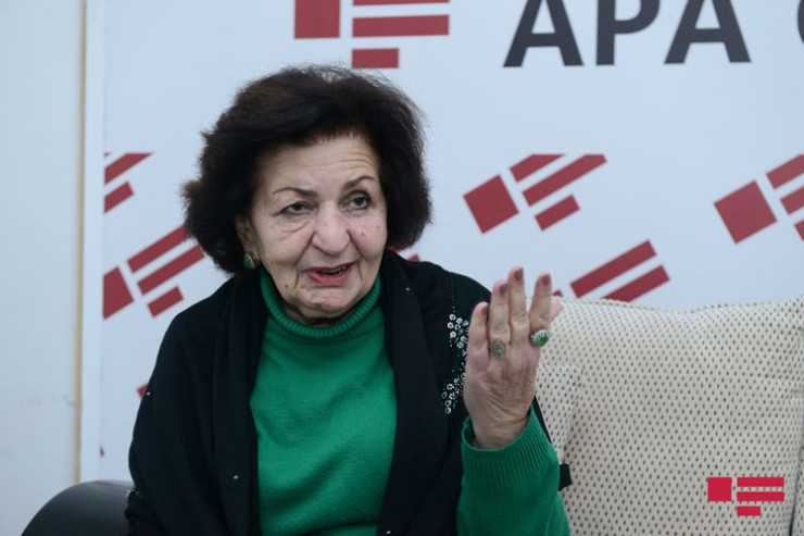 Kübradan yaşlı Xalq artistinə: “Bundan sonra səni yox, evini istəyəcəklər” 