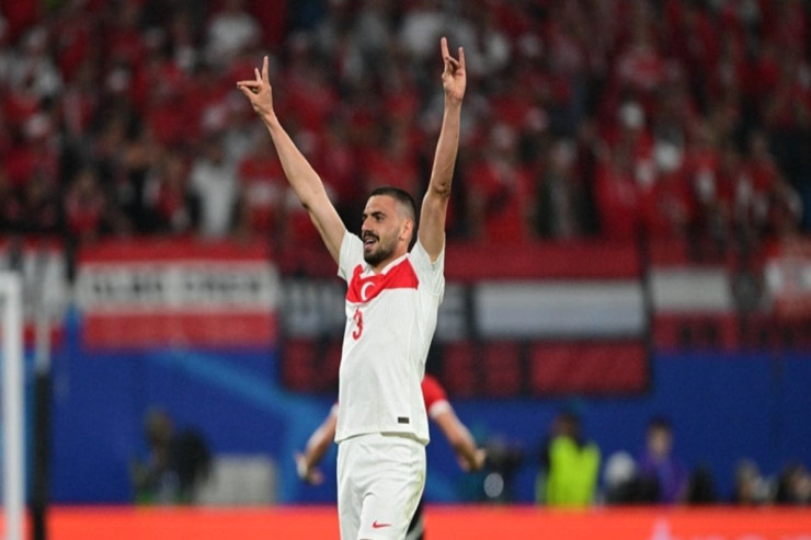 Merih Demiral bozqurd işarəsini niyə göstərdi: VYANA QAPILARINA TOPLU ZƏRBƏ 