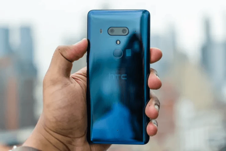 İkonik brend  telefon bazarına qayıtdığını elan etdi